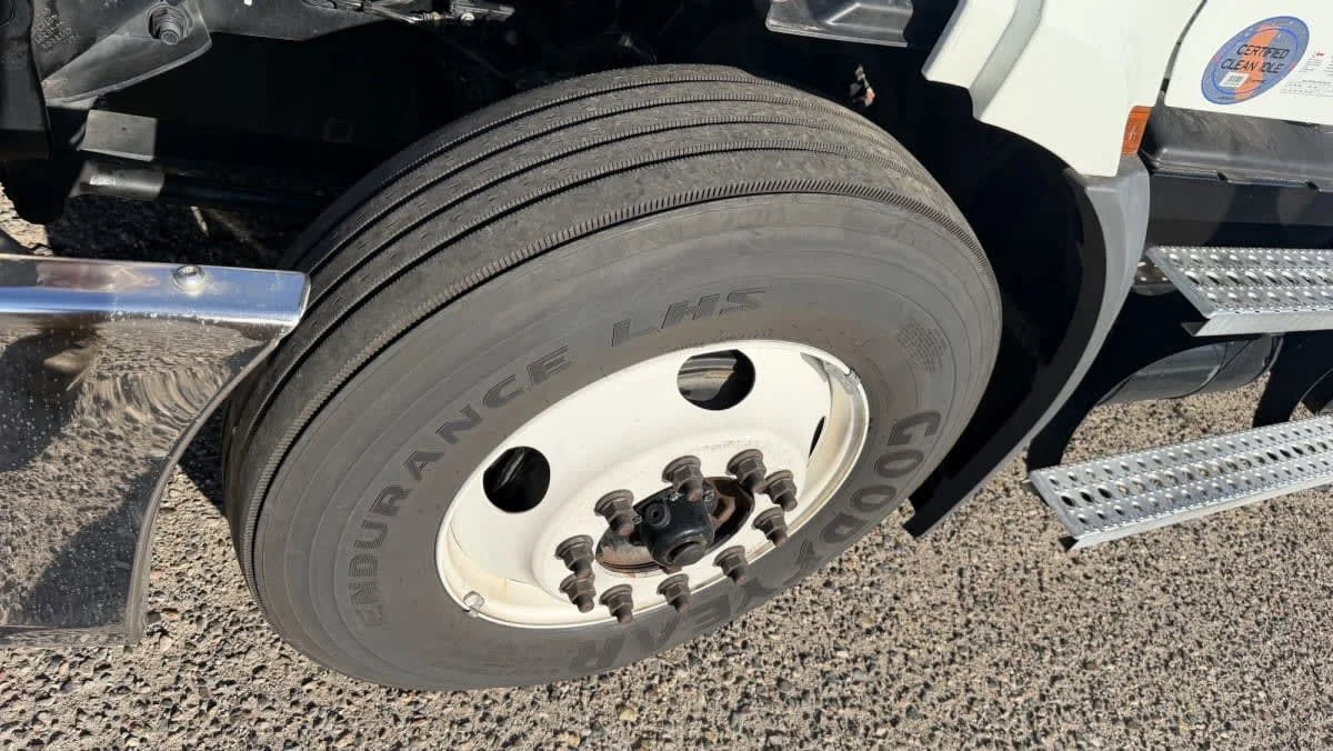 2020 Freightliner Cascadia in Phoenix, AZ — photo 13
