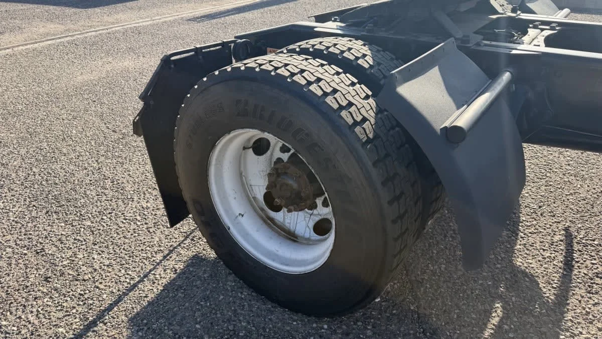 2020 Freightliner Cascadia in Phoenix, AZ — photo 10