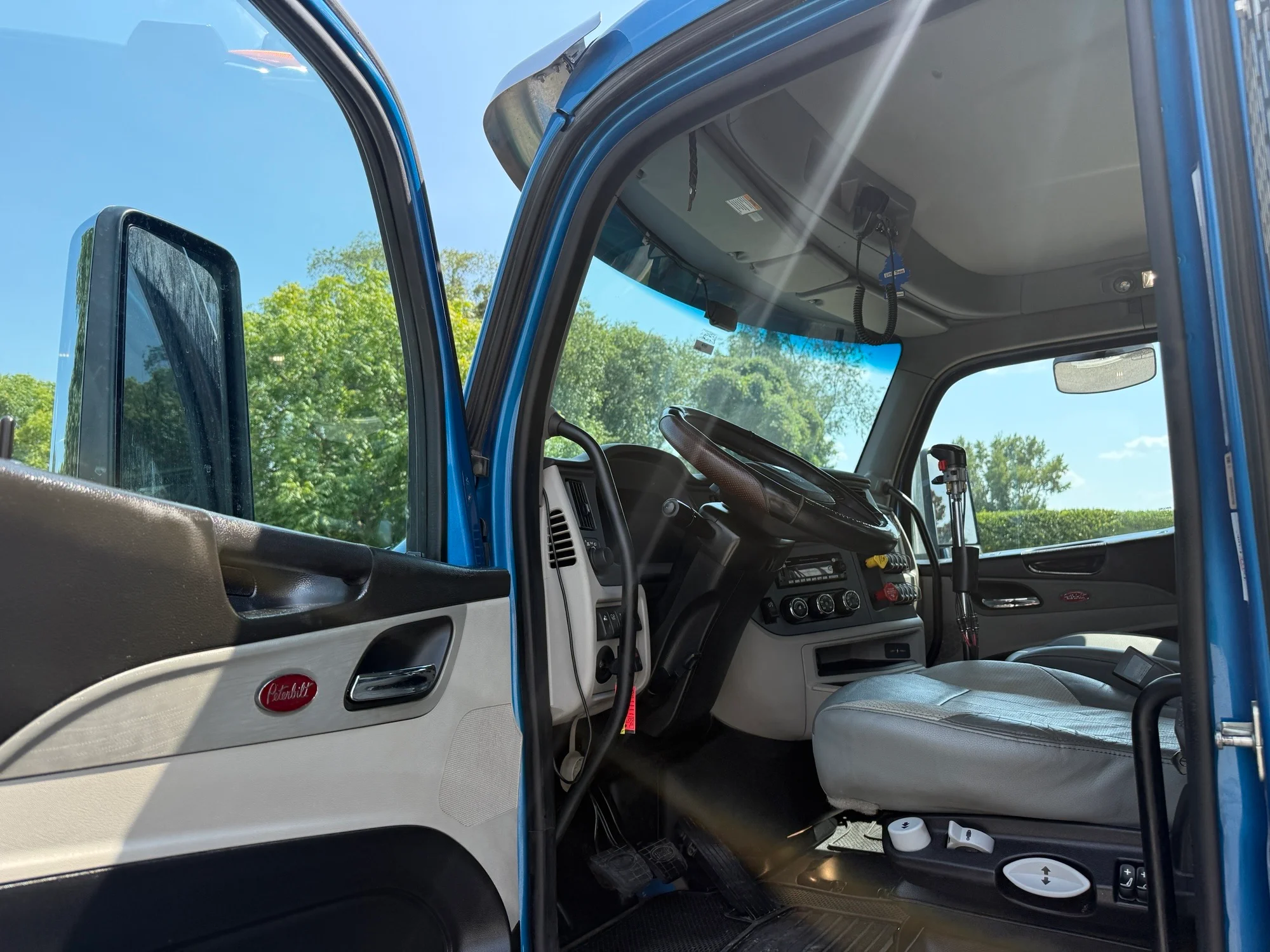 2025 Peterbilt 567 in Raleigh, NC — photo 9