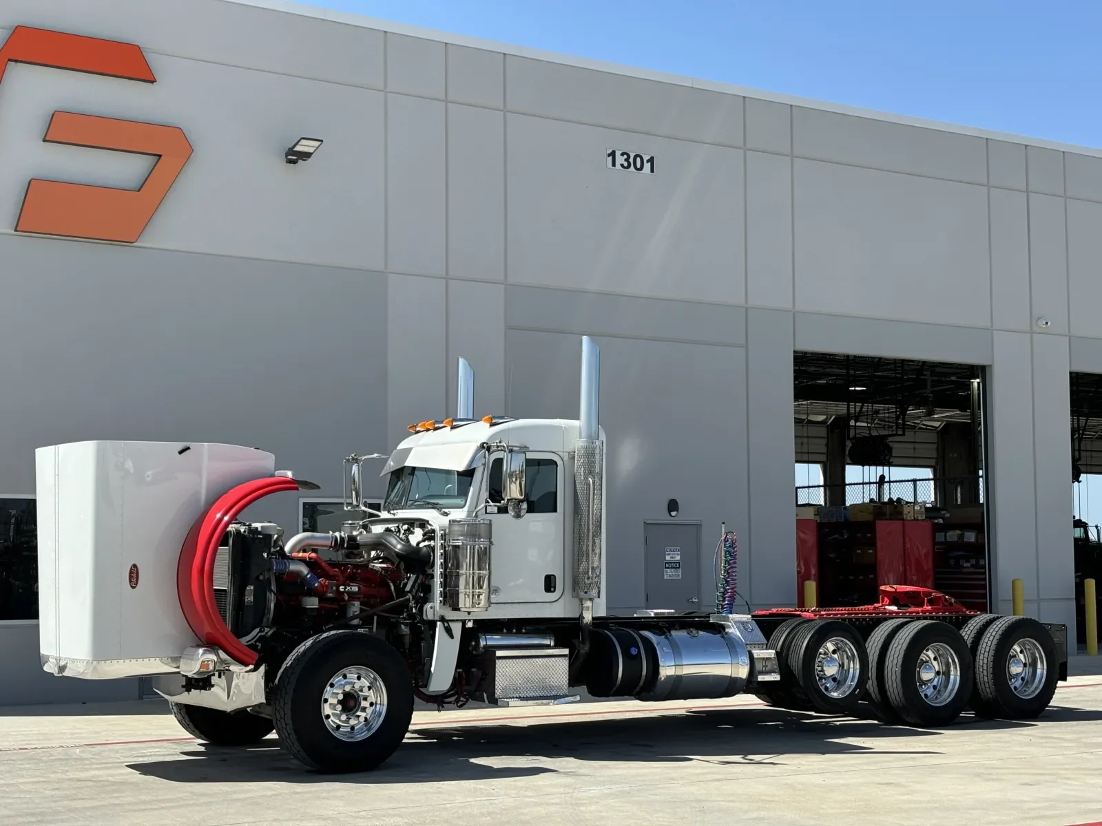 2019 Peterbilt 389 - image 10