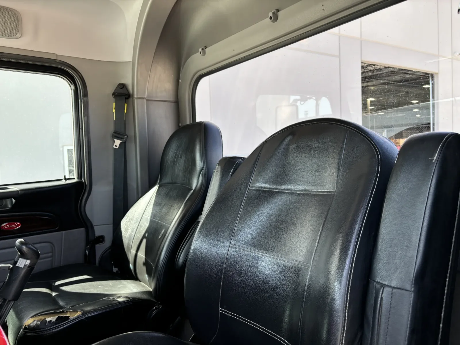 2019 Peterbilt 389 - image 19