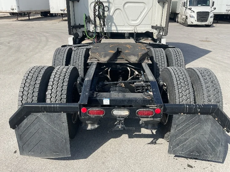 2021 Freightliner Cascadia - image 6