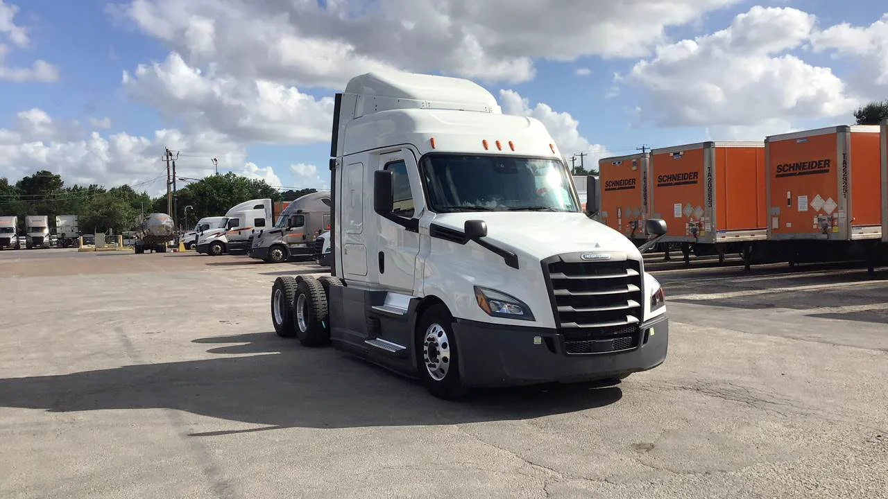 2022 Freightliner Cascadia in Houston, TX