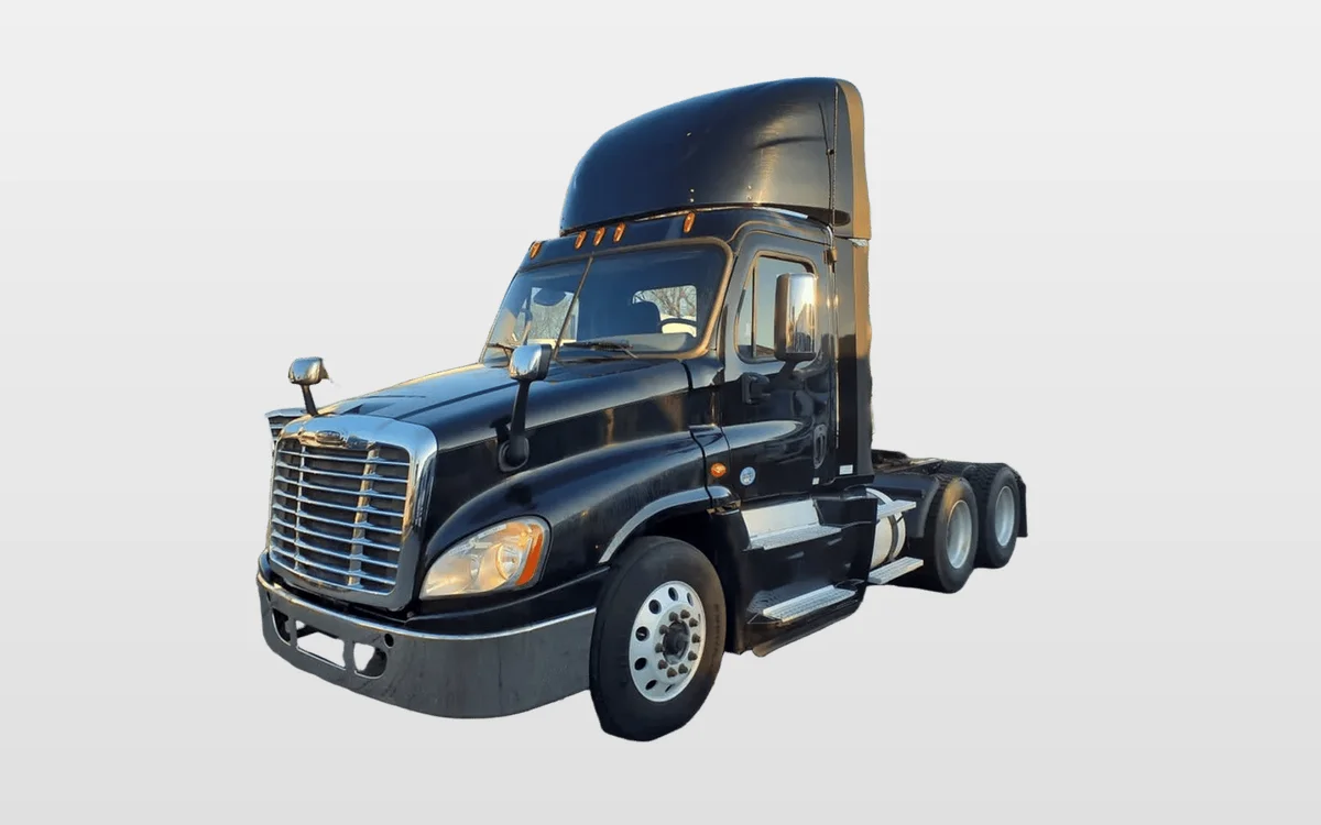 2016 Freightliner Cascadia - image 1