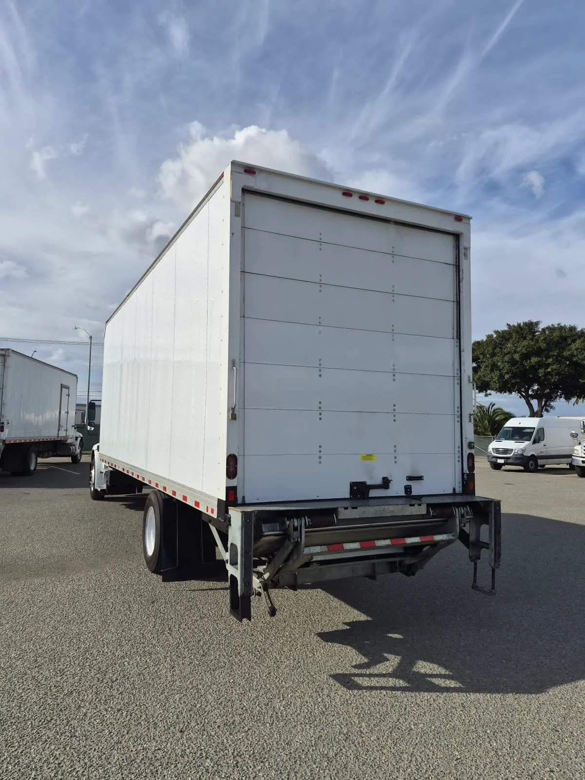 2020 Freightliner M2 106 - image 6