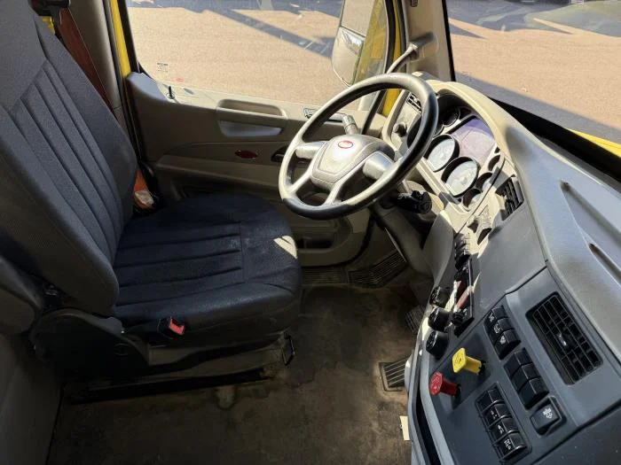 2021 Peterbilt 579 in Memphis, TN — photo 15