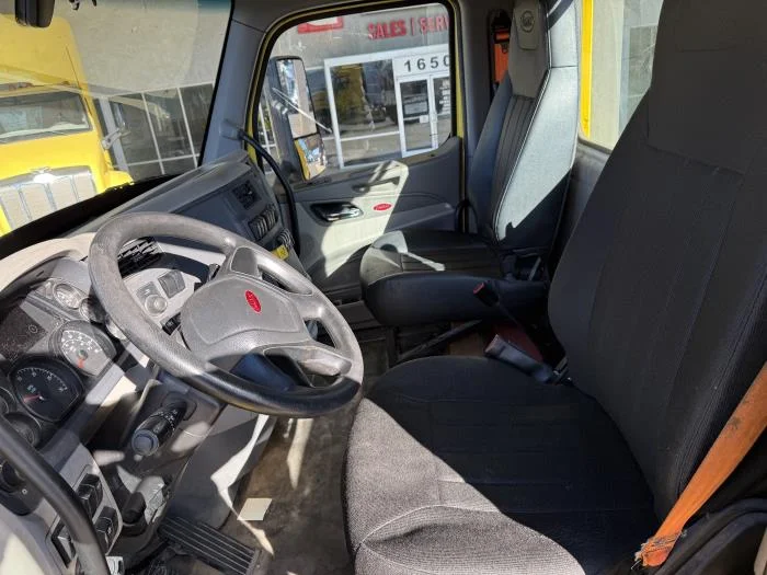 2021 Peterbilt 579 - image 13
