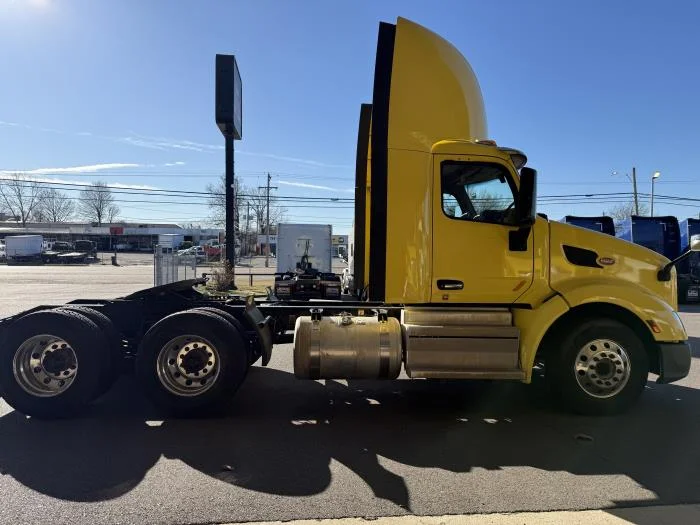 2021 Peterbilt 579 in Memphis, TN — photo 10