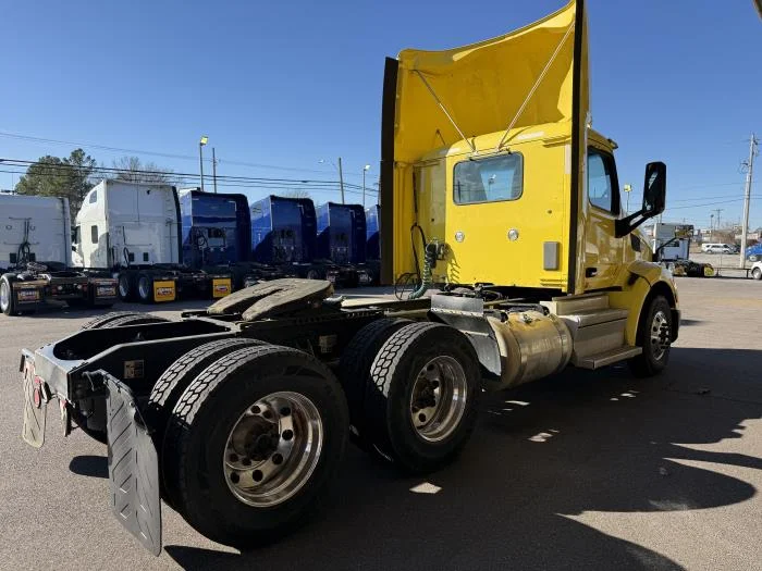 2021 Peterbilt 579 - image 9