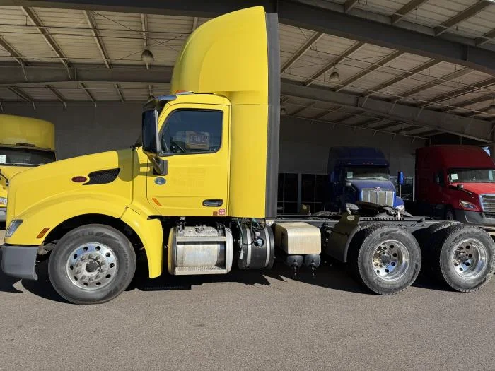 2021 Peterbilt 579 - image 6
