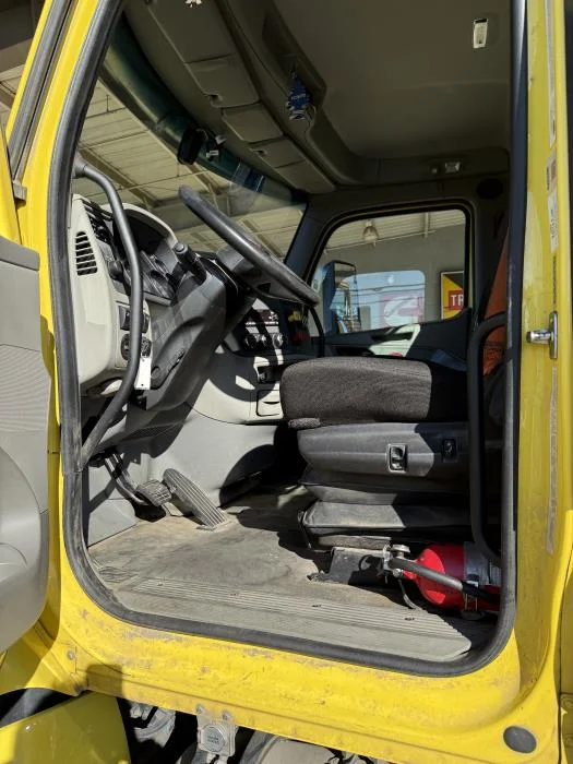 2021 Peterbilt 579 in Memphis, TN — photo 12