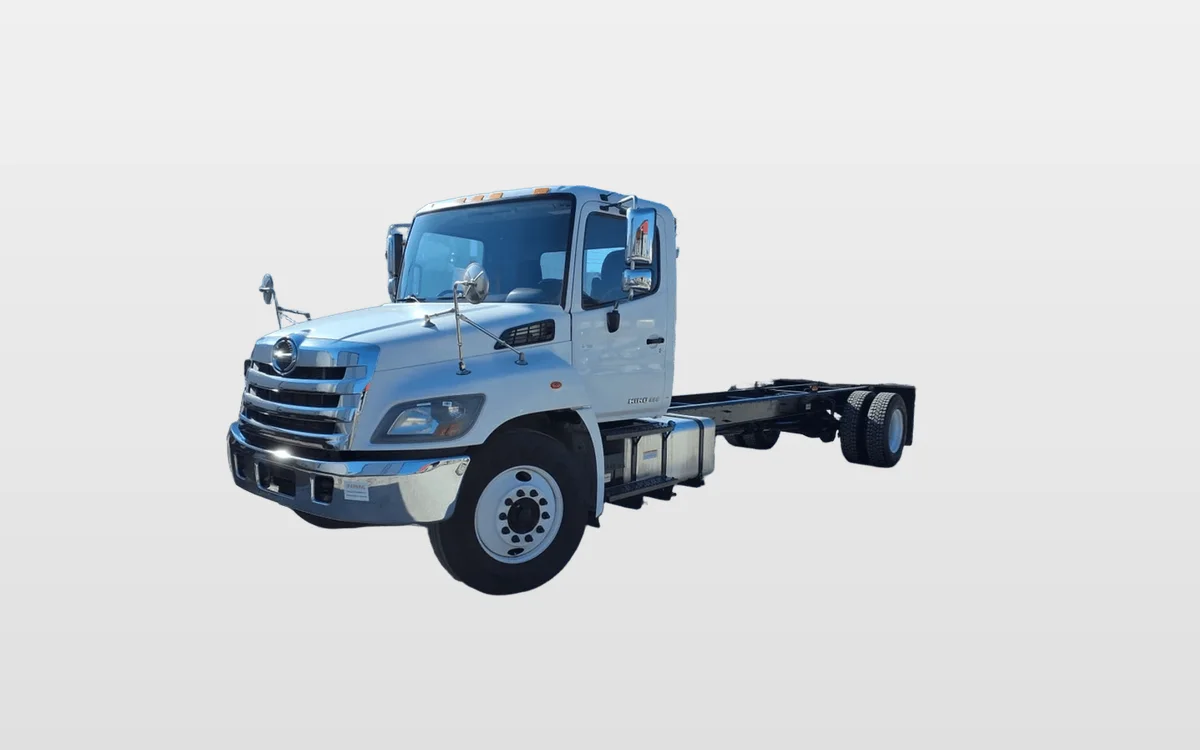 2016 Hino 338 - image 1