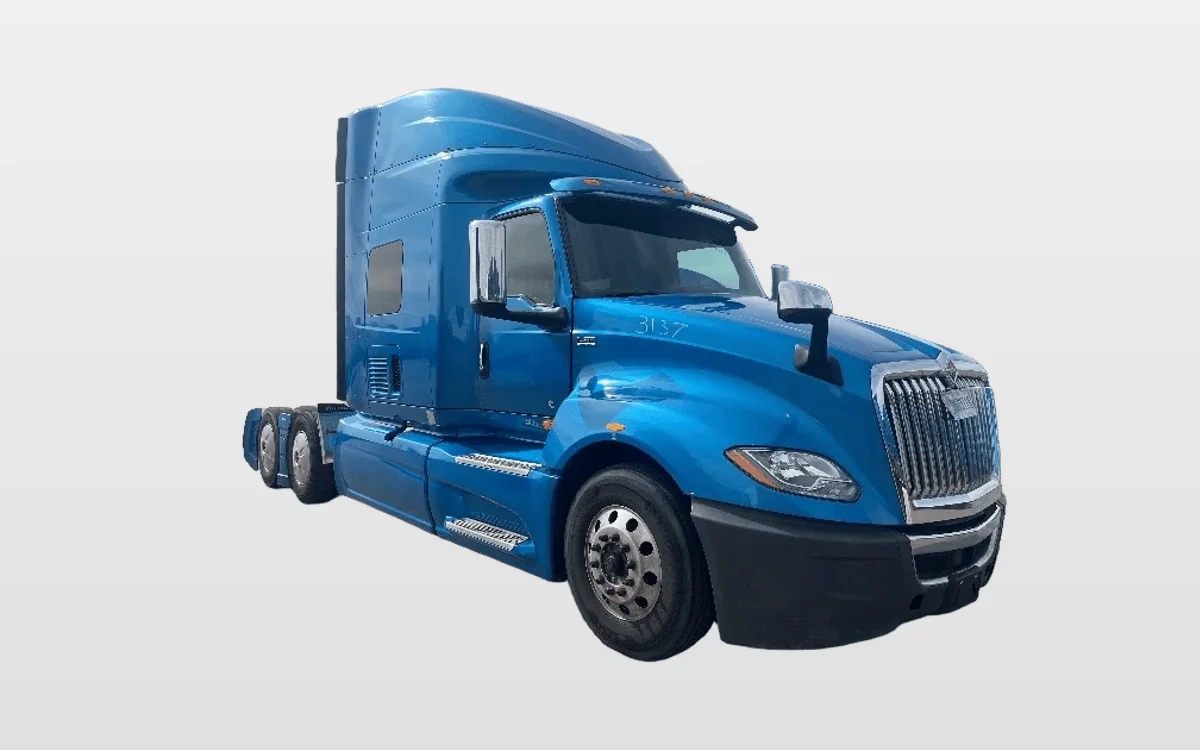 2020 International LT - image 1