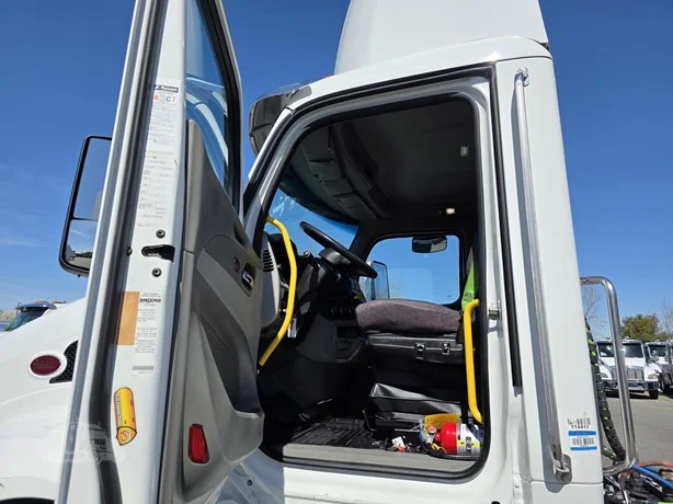 2020 Peterbilt 579 in MS — photo 10