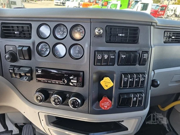 2020 Peterbilt 579 in MS — photo 14