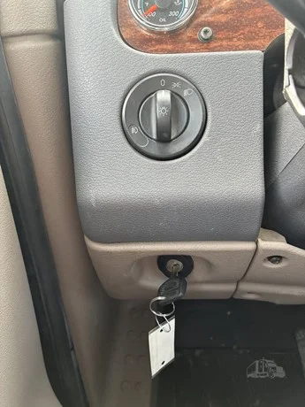 2014 Freightliner Cascadia - image 35