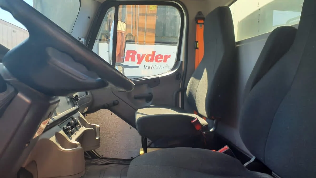 2019 Freightliner M2 106 in Springfield, MA — photo 11