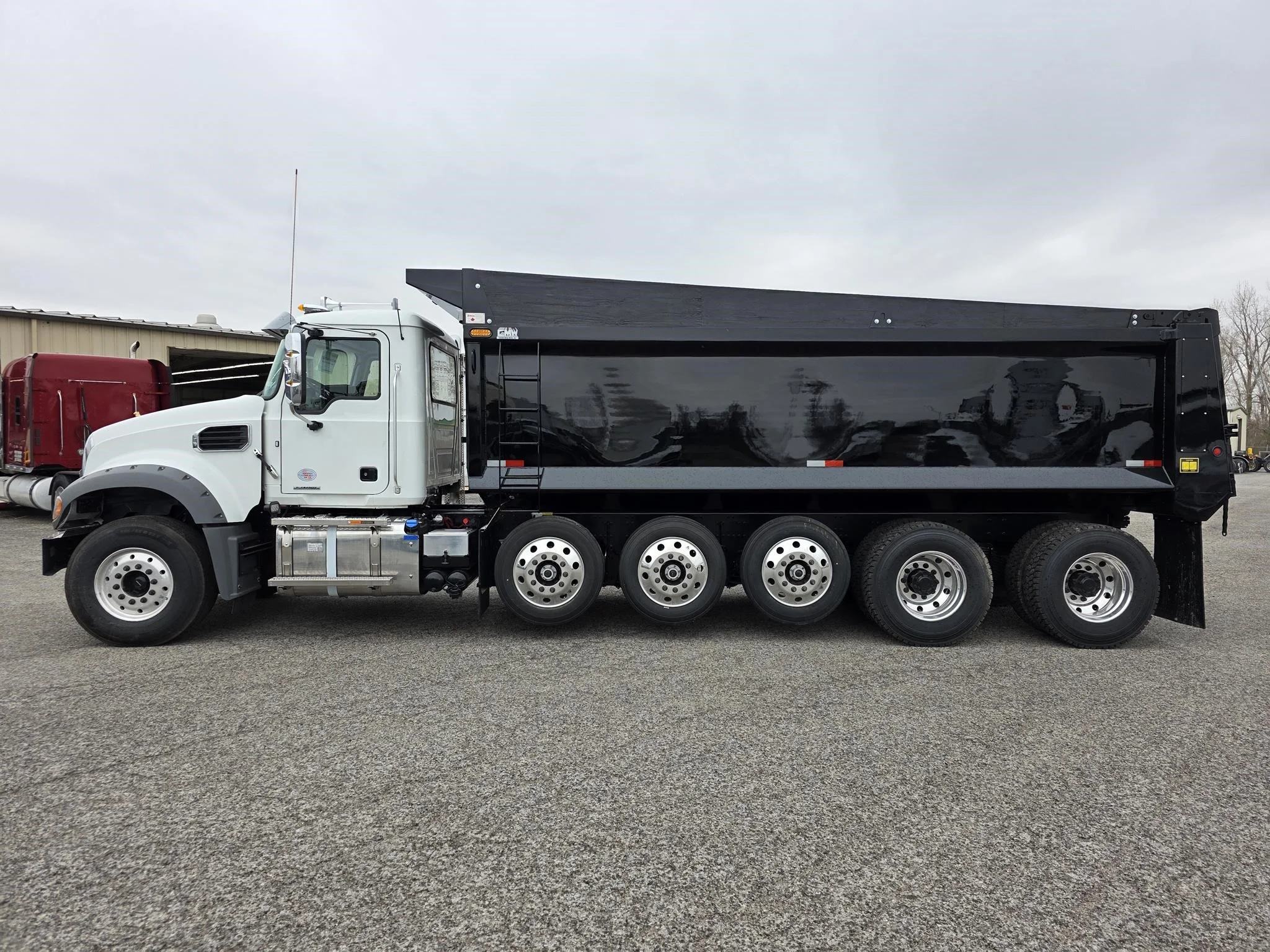 2027 Mack Granite in Findlay, OH — photo 2