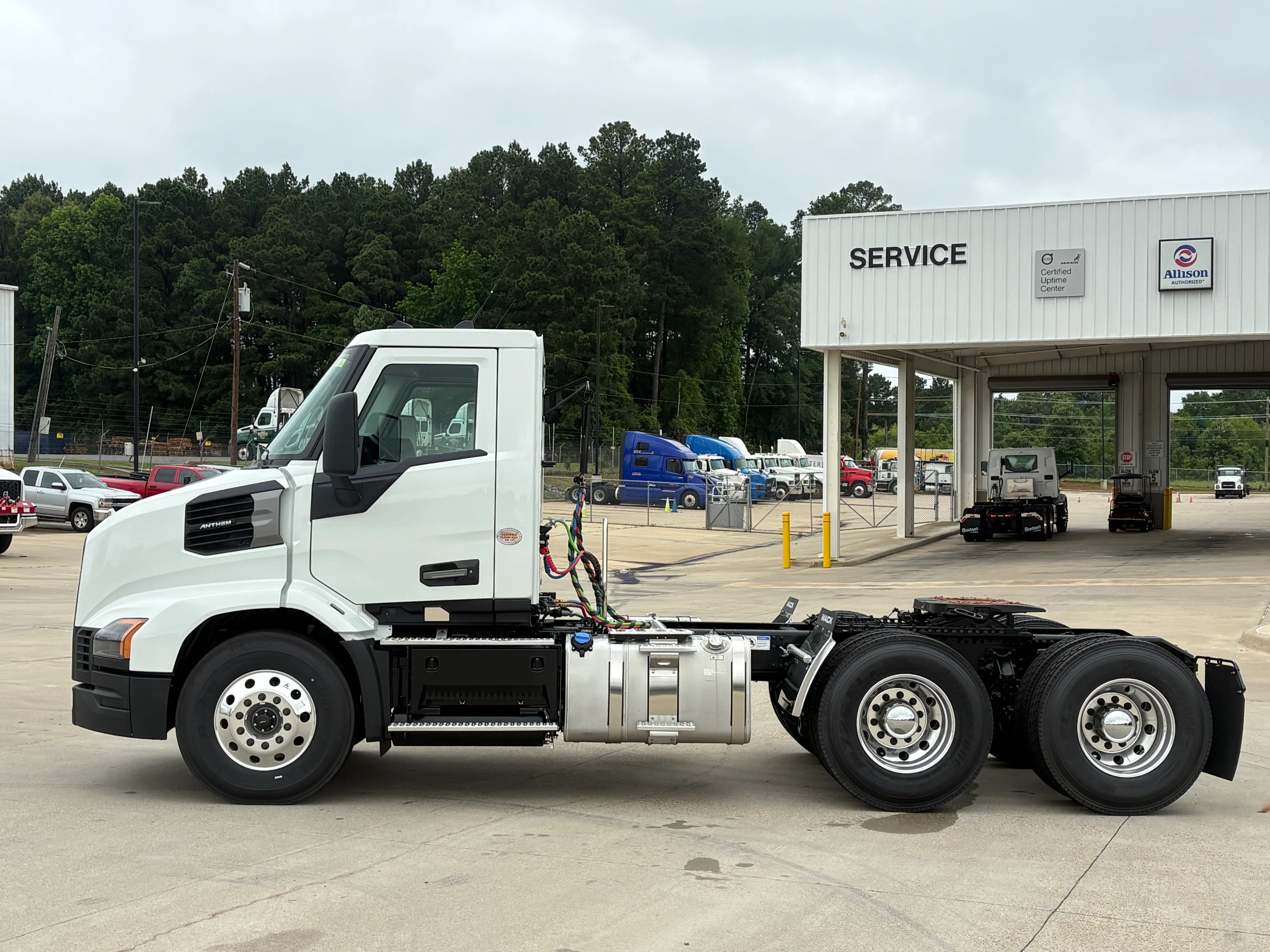 2027 Mack Anthem in Shreveport, LA — photo 3