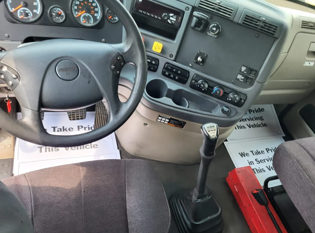 2020 Freightliner Cascadia in Jacksonville, FL — photo 7