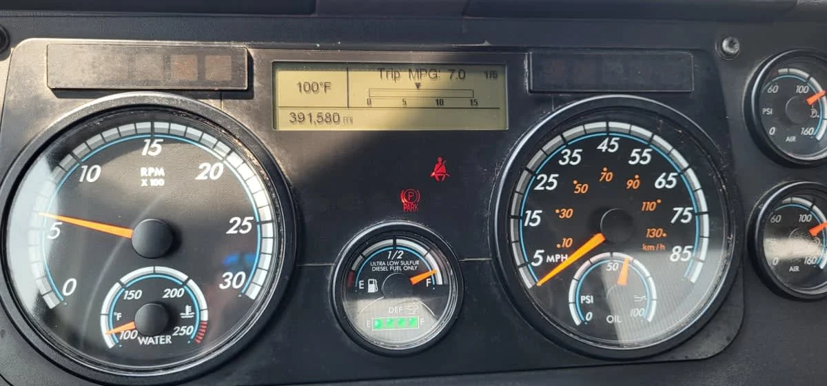 2020 Freightliner Cascadia in Jacksonville, FL — photo 9