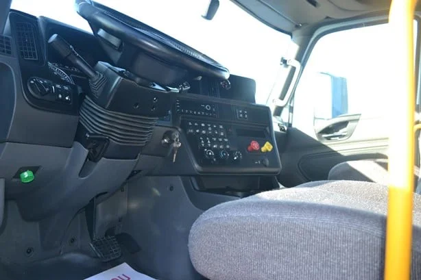 2022 International LT in Location: Phoenix, AZ — photo 17
