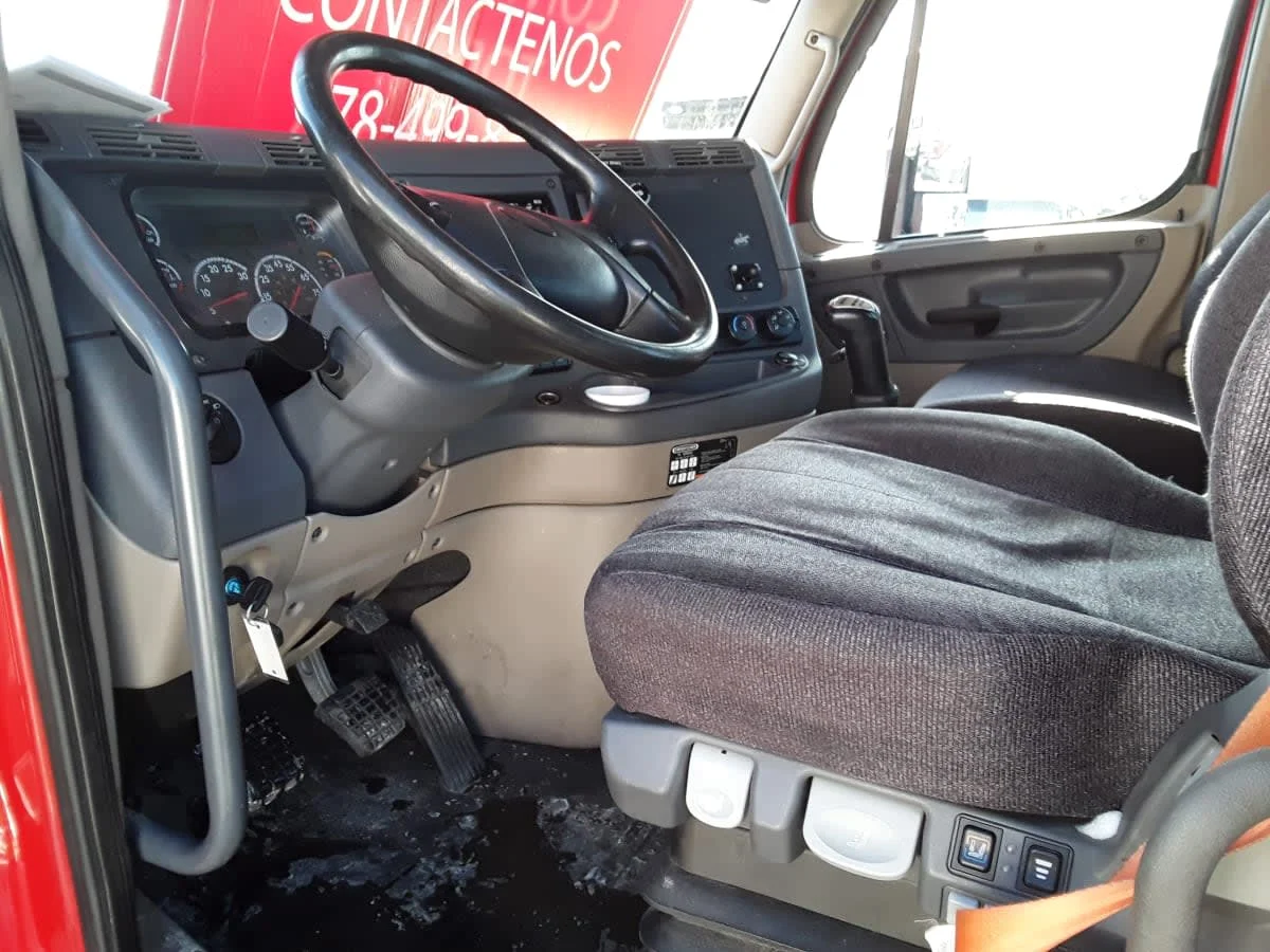 2019 Freightliner Cascadia in Salisbury, MA — photo 7