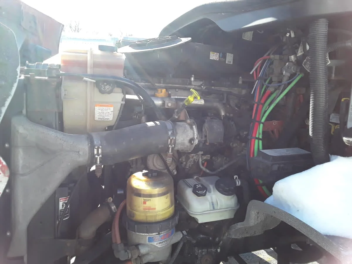 2019 Freightliner Cascadia - image 8