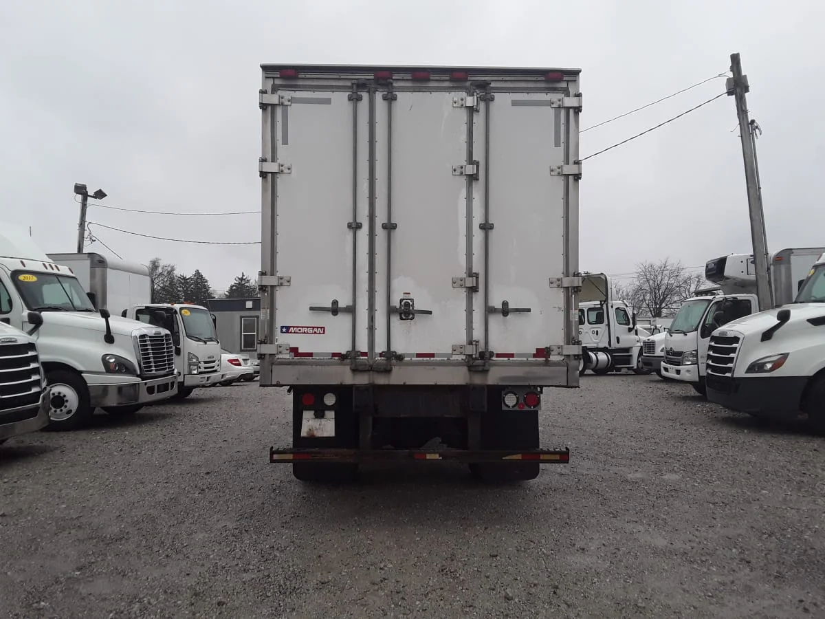 2018 Freightliner M2 106 - image 5