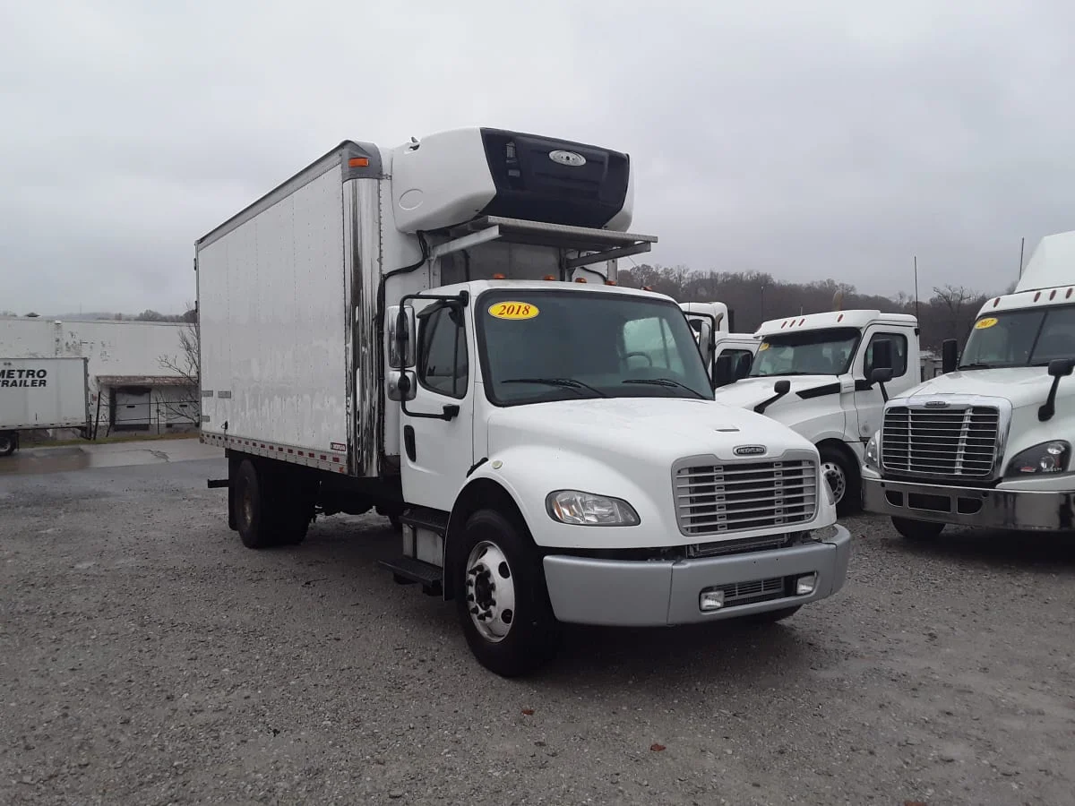 2018 Freightliner M2 106 - image 3
