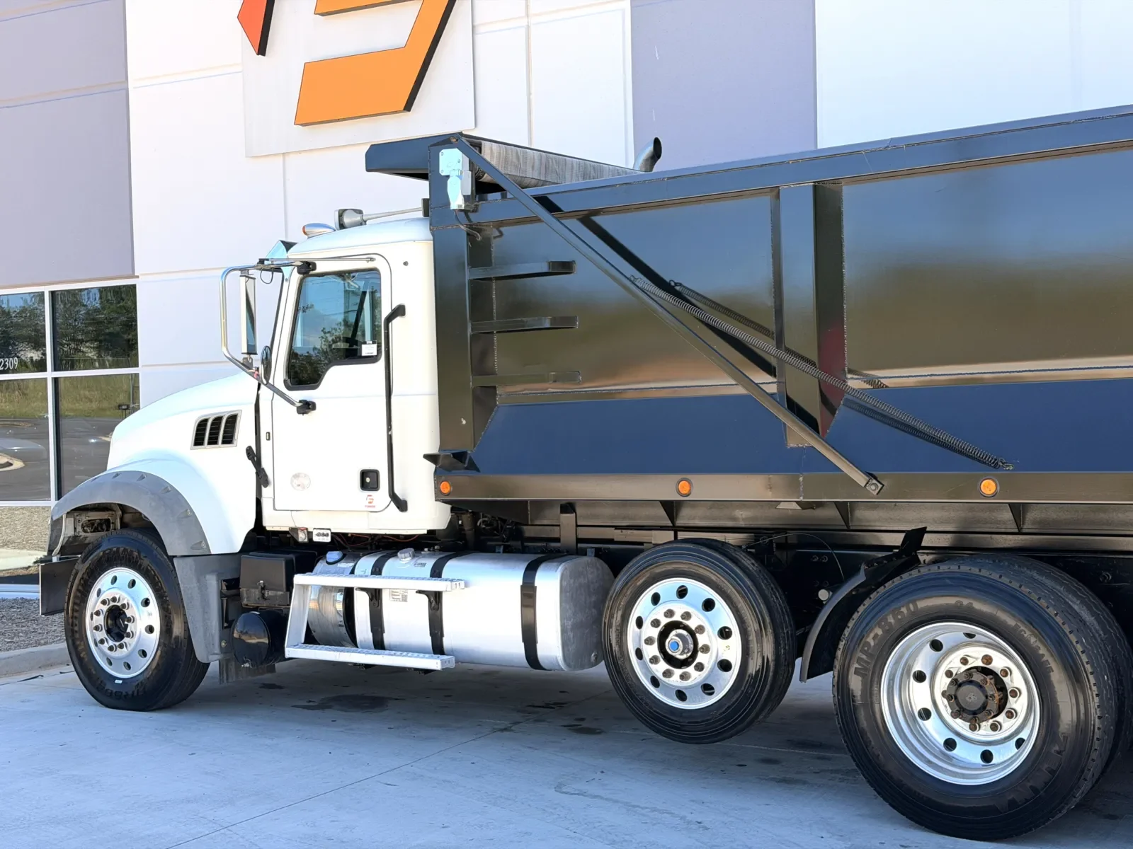 2020 Mack Granite in Greer, SC — photo 9