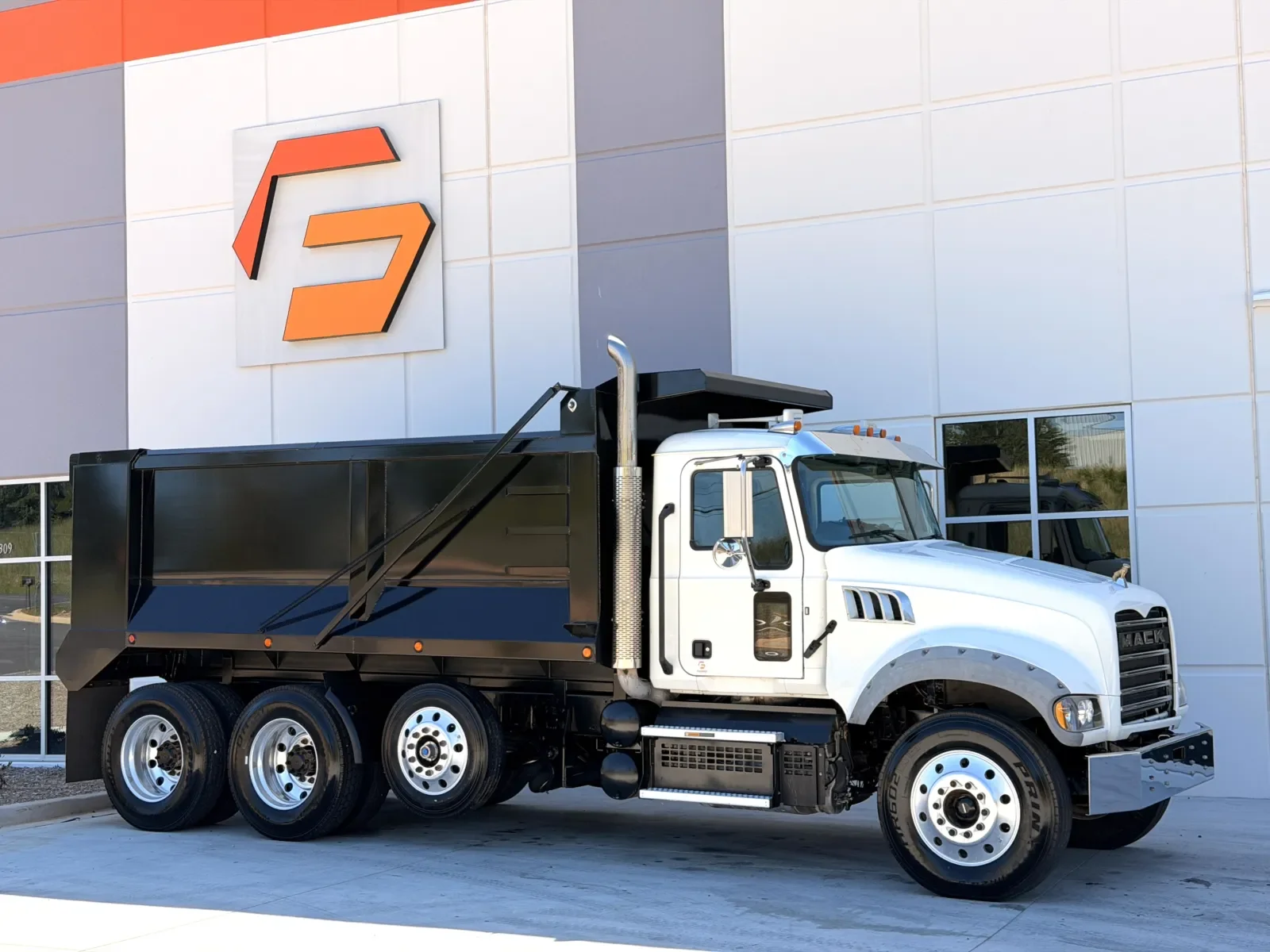 2020 Mack Granite in Greer, SC — photo 2