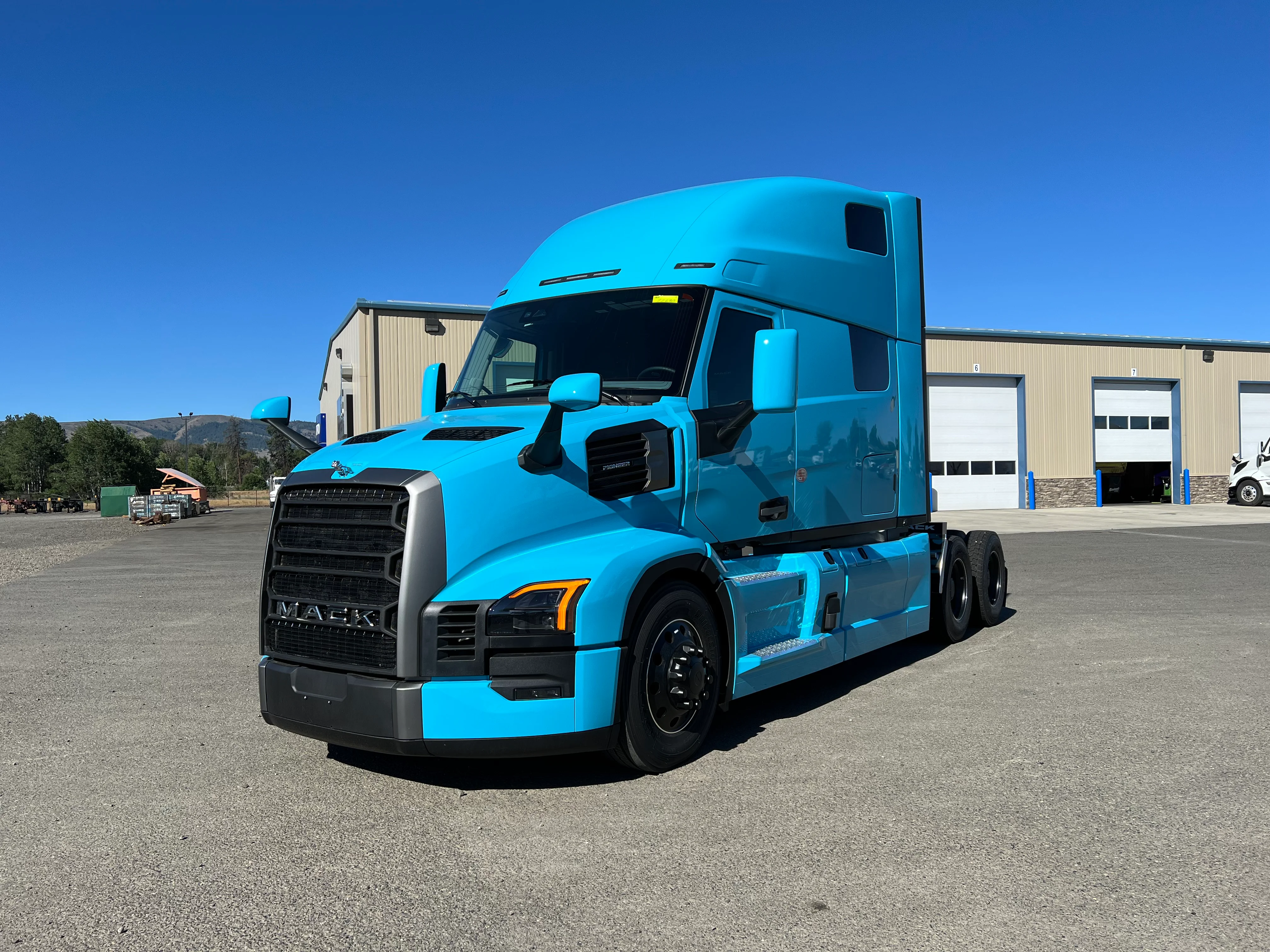 2027 Mack Pinnacle in Ellensburg, WA