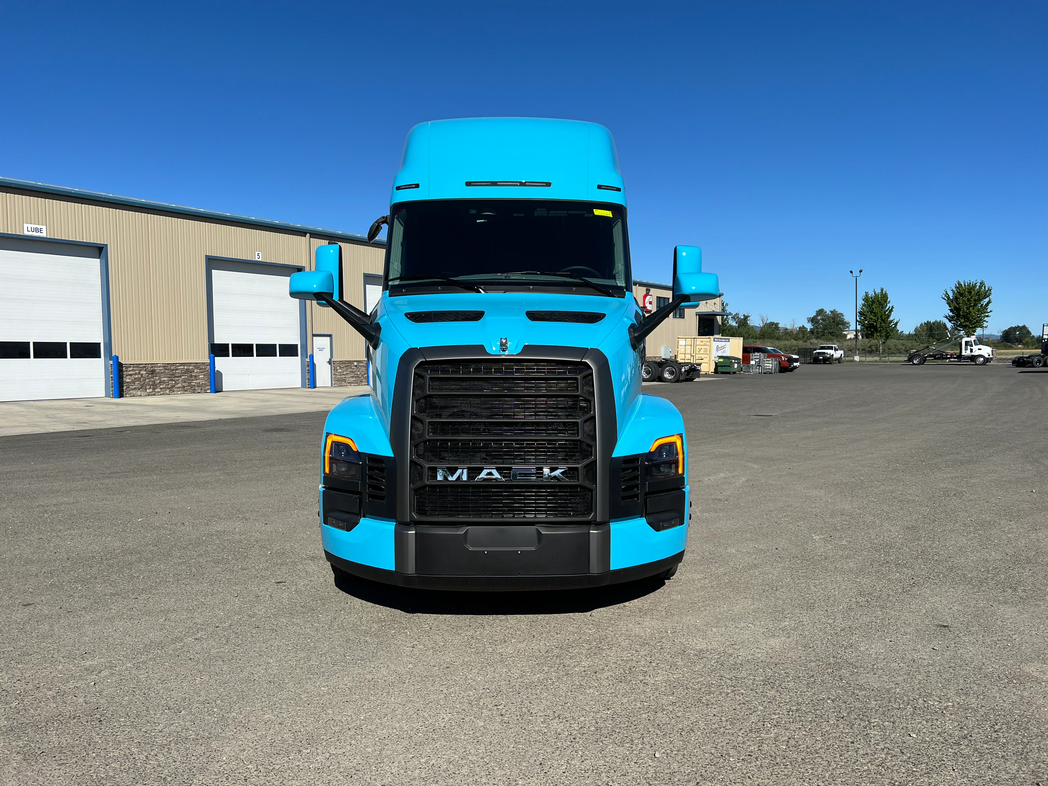 2027 Mack Pinnacle in Ellensburg, WA — photo 2