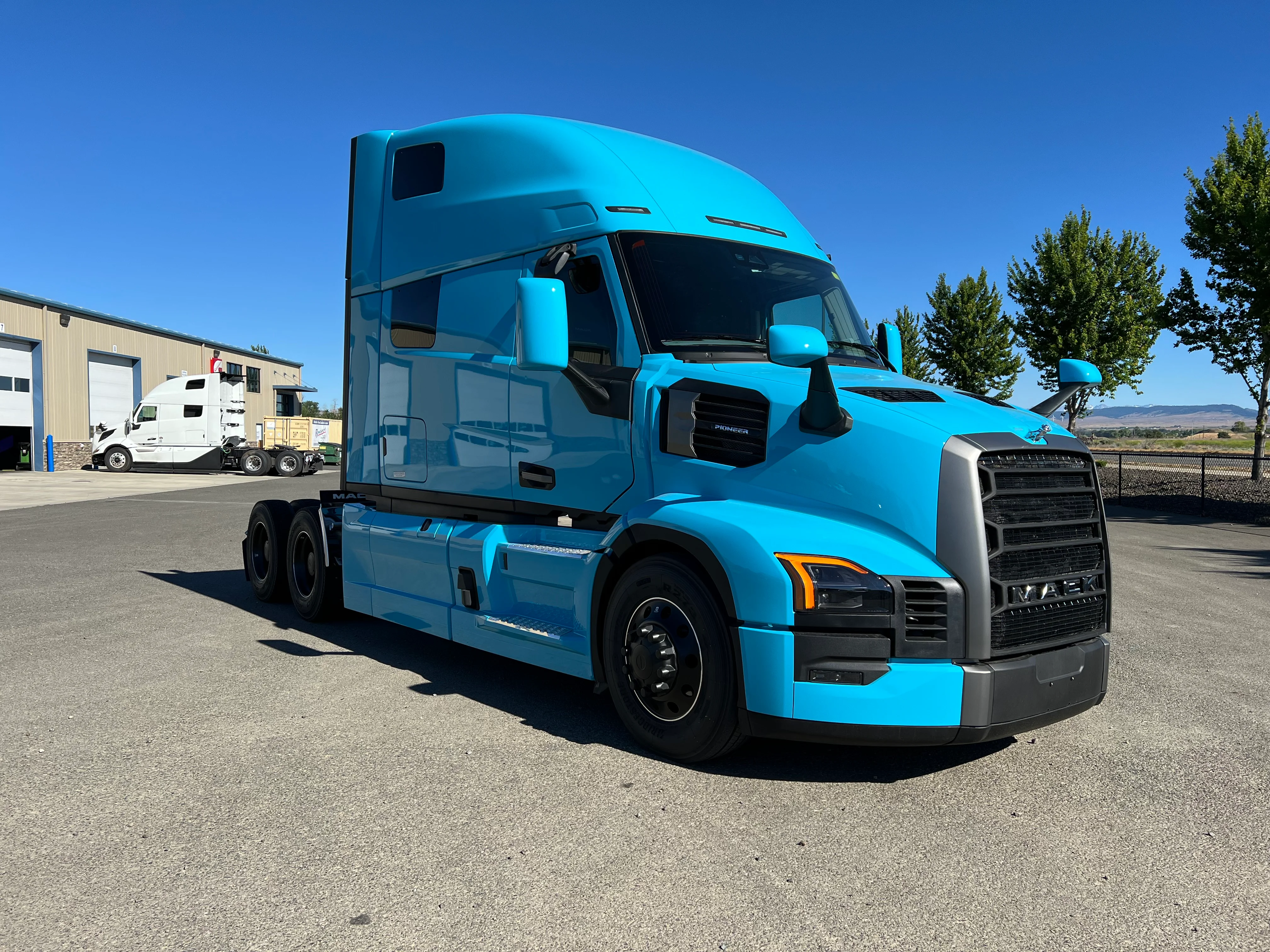 2027 Mack Pinnacle in Ellensburg, WA — photo 3