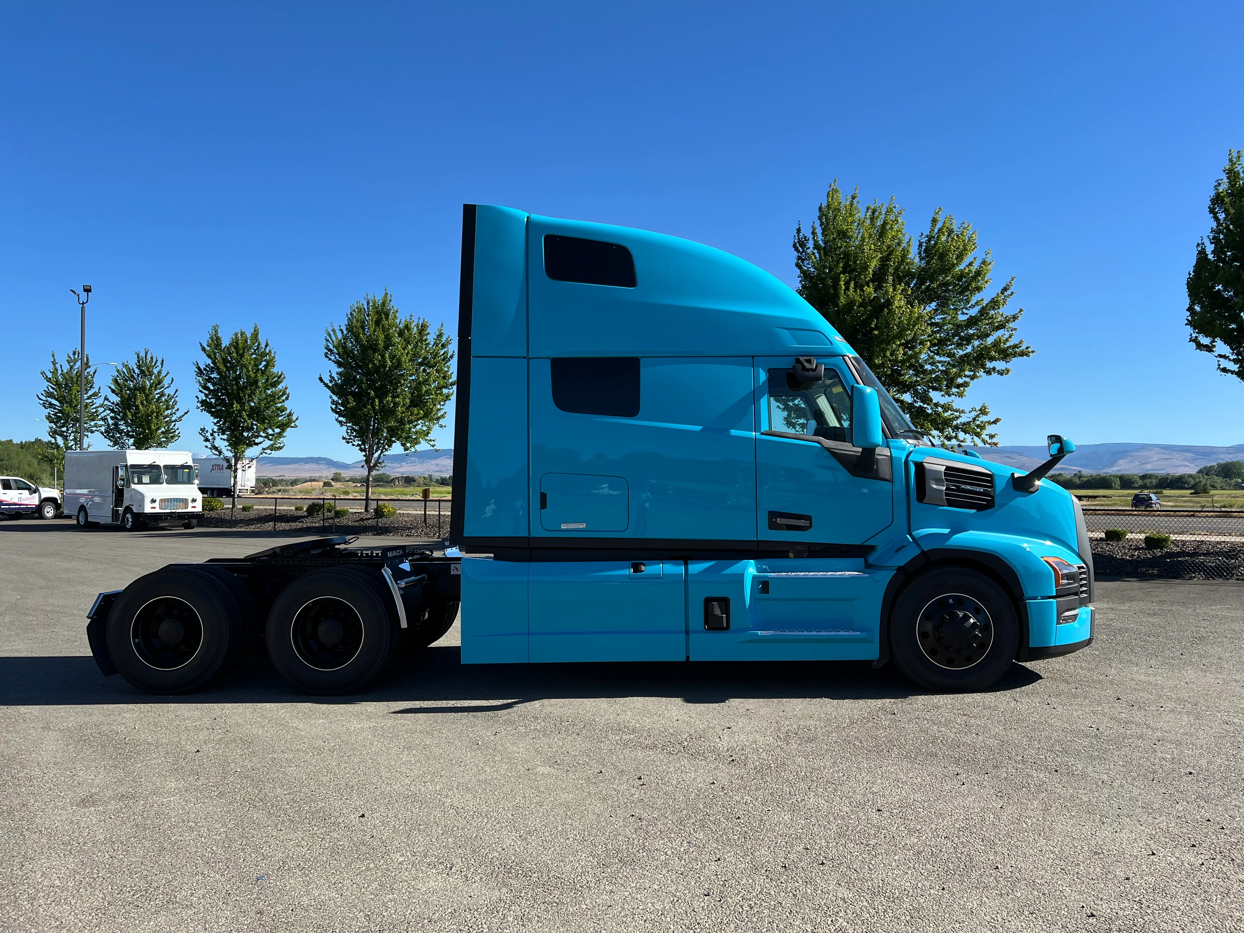 2027 Mack Pinnacle in Ellensburg, WA — photo 4