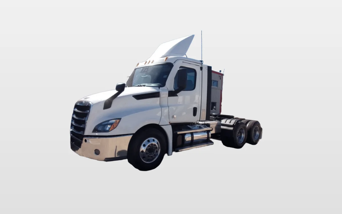 2021 FREIGHTLINER CASCADIA 126 - image 1