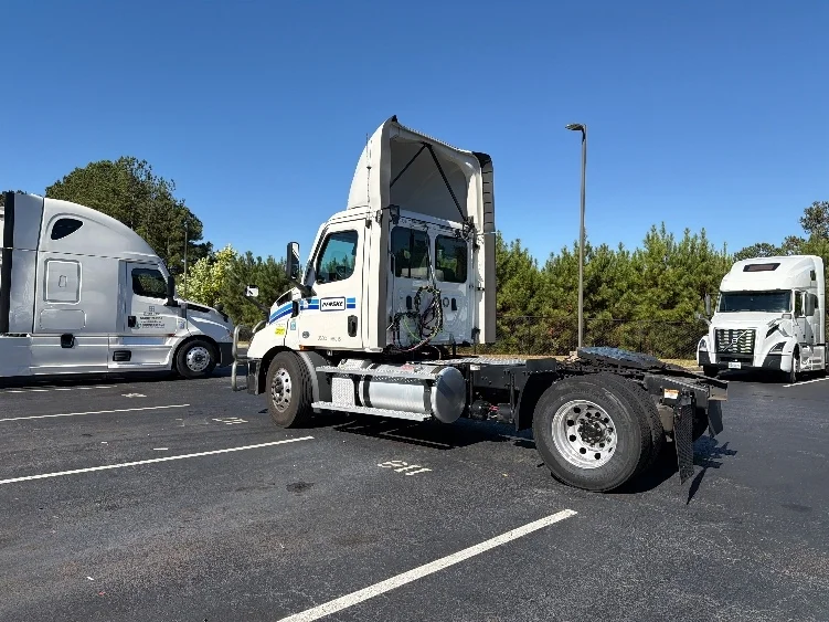 2020 Freightliner Cascadia - image 5