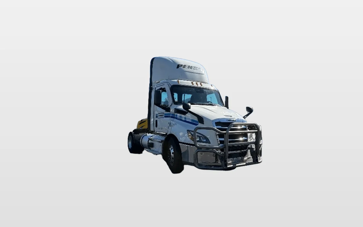 2020 Freightliner Cascadia - image 1
