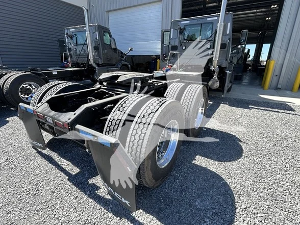 2026 Mack Pioneer — photo 5