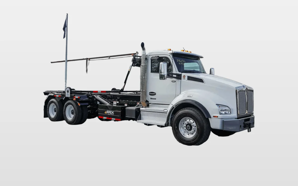 2023 Kenworth T880 - image 1