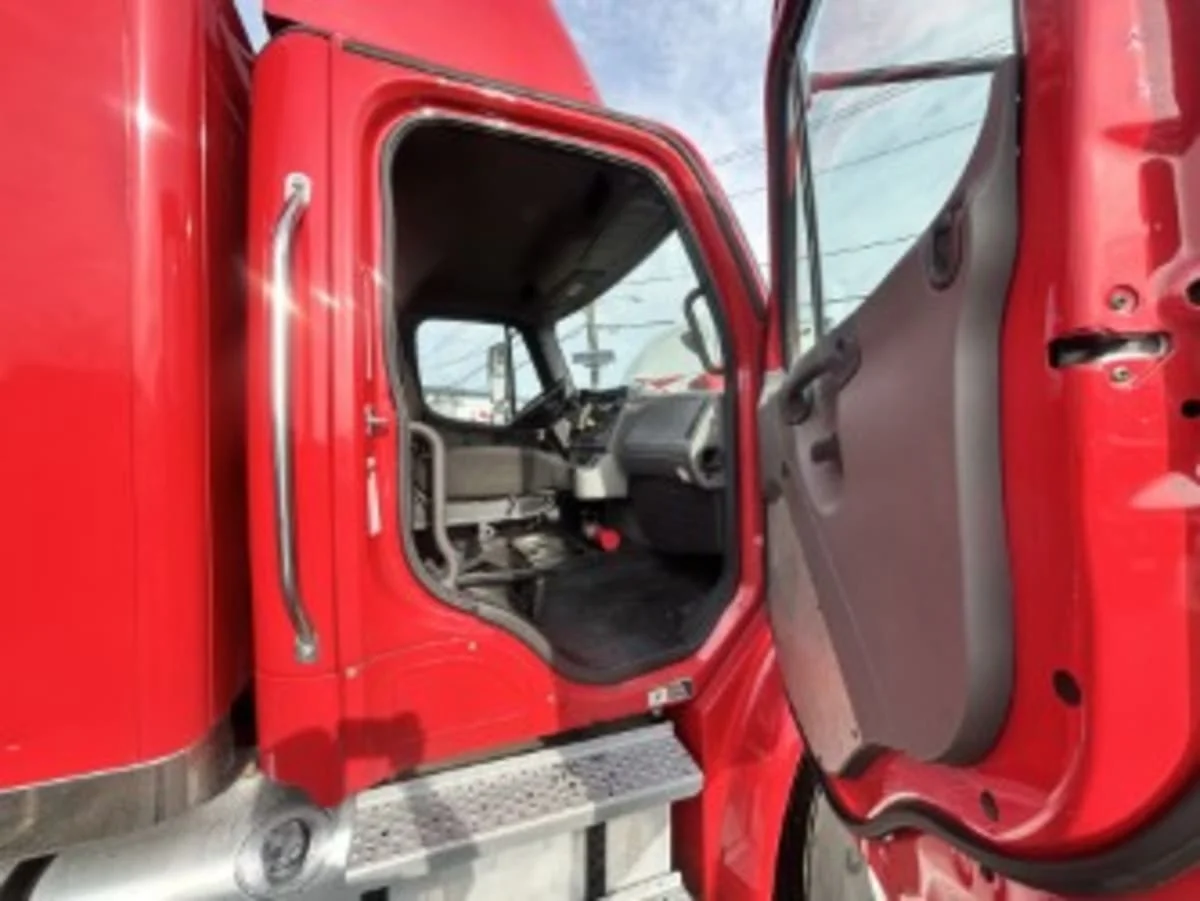 2020 Freightliner M2 106 in Newark, NJ — photo 9