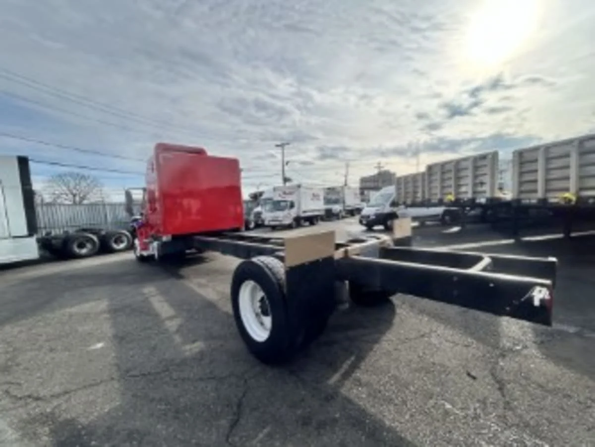 2020 Freightliner M2 106 in Newark, NJ — photo 4