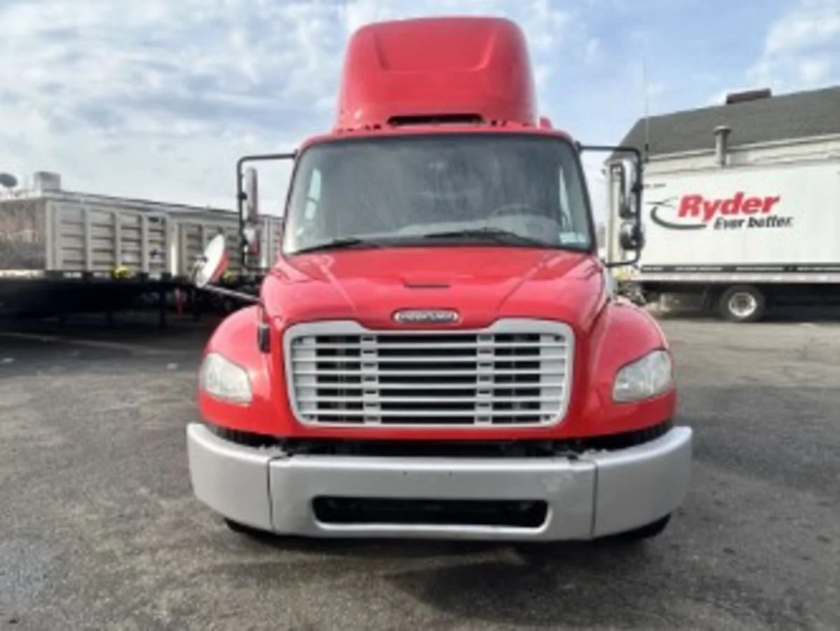 2020 Freightliner M2 106 in Newark, NJ — photo 2