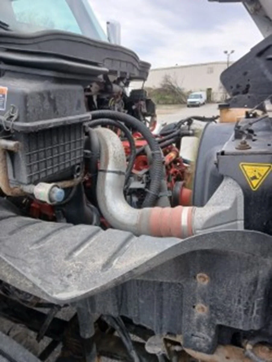 2019 International MV - image 6