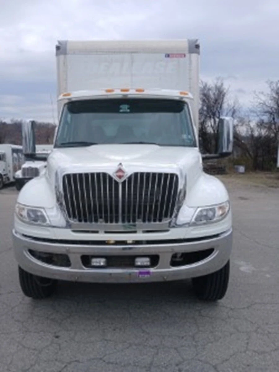 2019 International MV - image 3