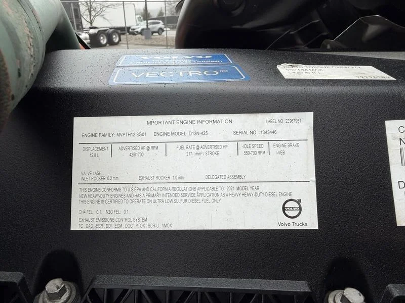 2022 Volvo VNL 760 - image 26