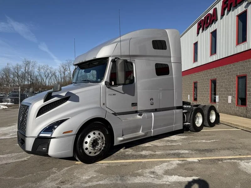2022 Volvo VNL 760 - image 28