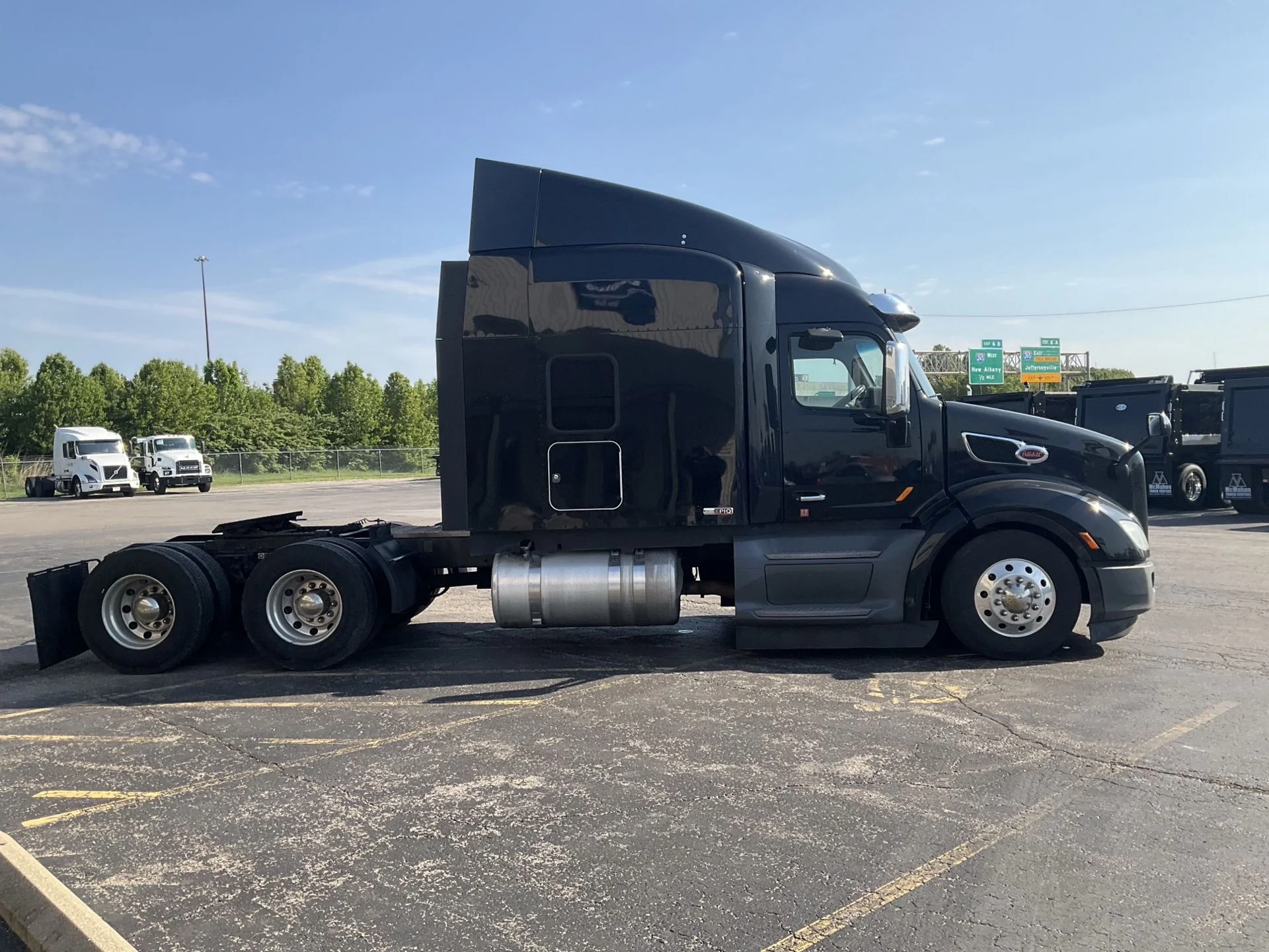2019 Peterbilt 579 - image 4