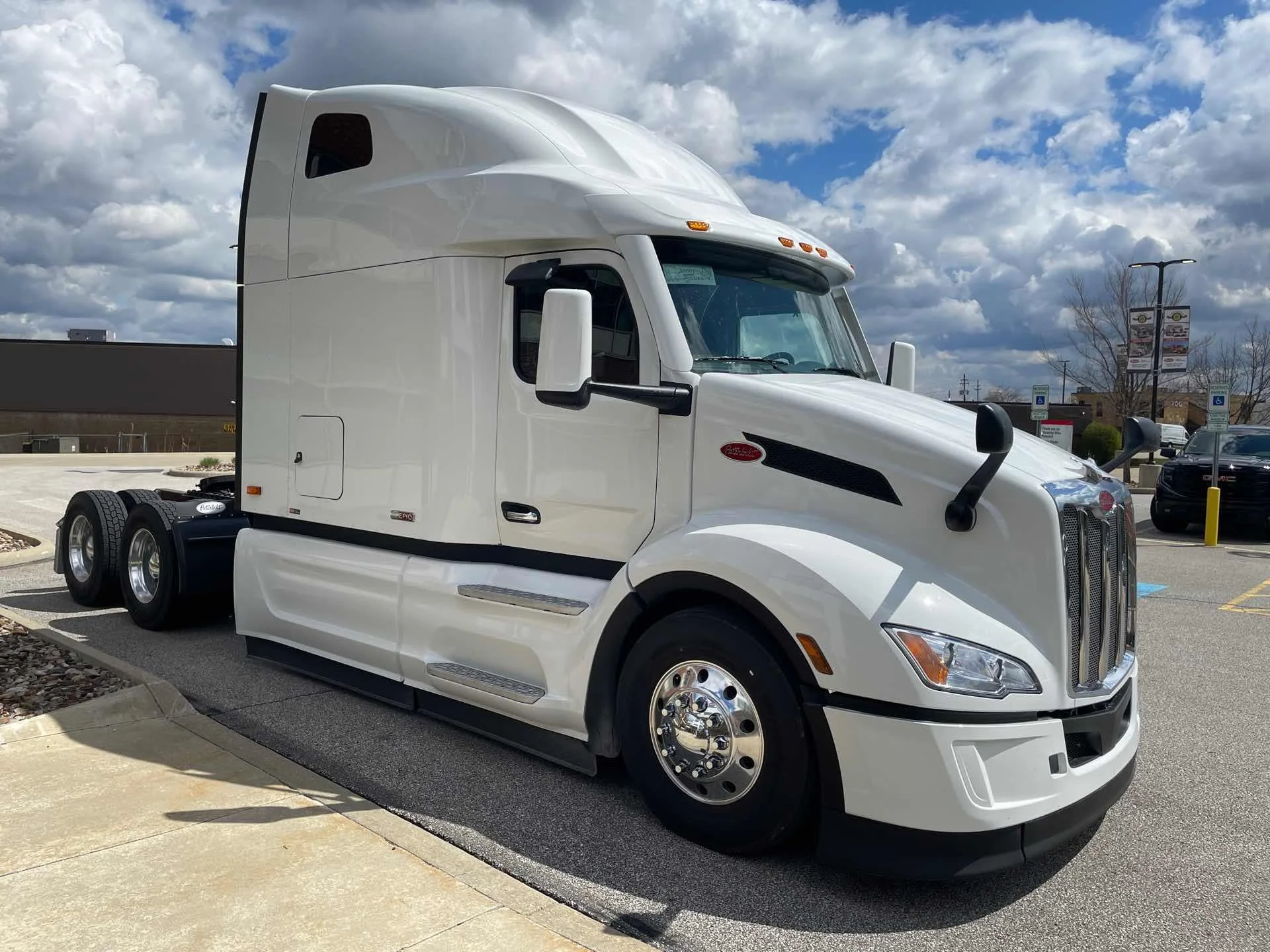 2027 Peterbilt 579 in Perrysburg, OH — photo 5